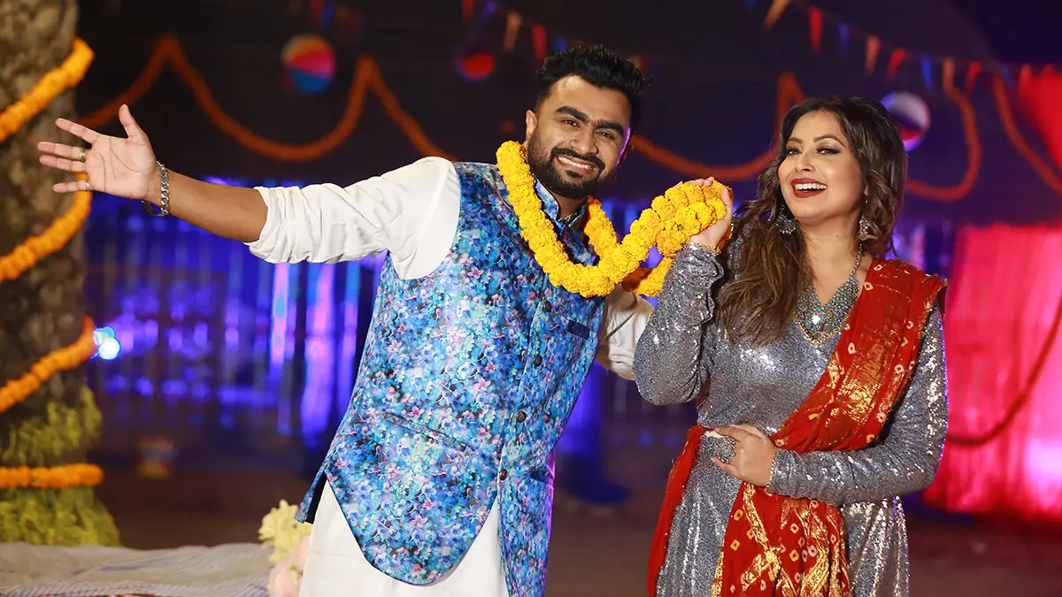 Imran Mahmudul And Somnur Monir Konal Brings The Song 'Mon Moyuri'