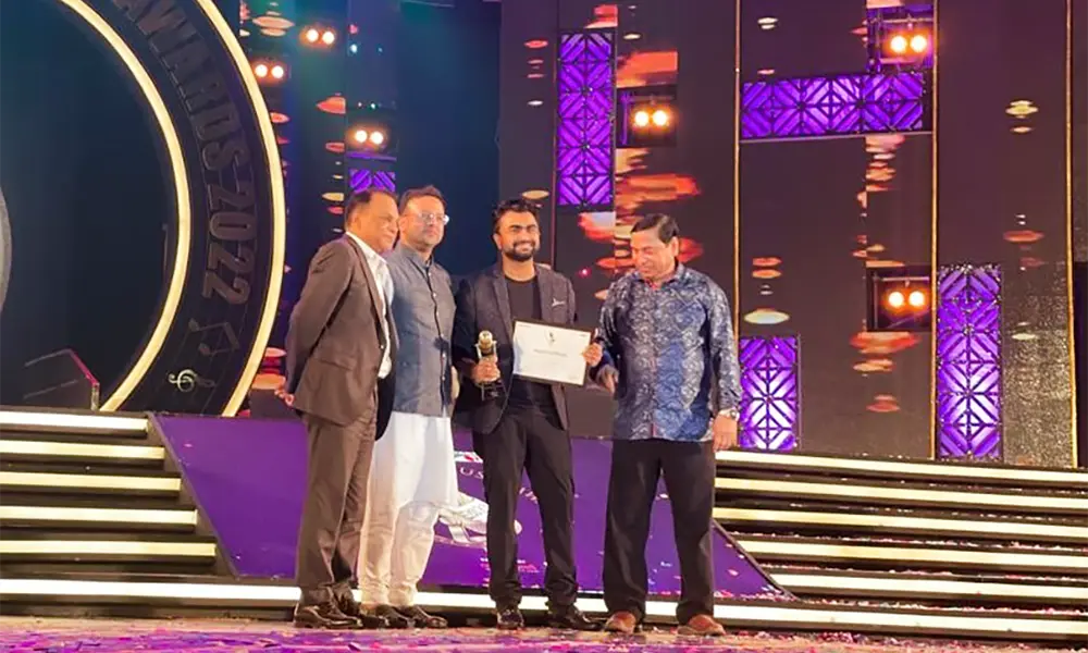 Imran Mahmudul Receives The Best Playback Singer Award